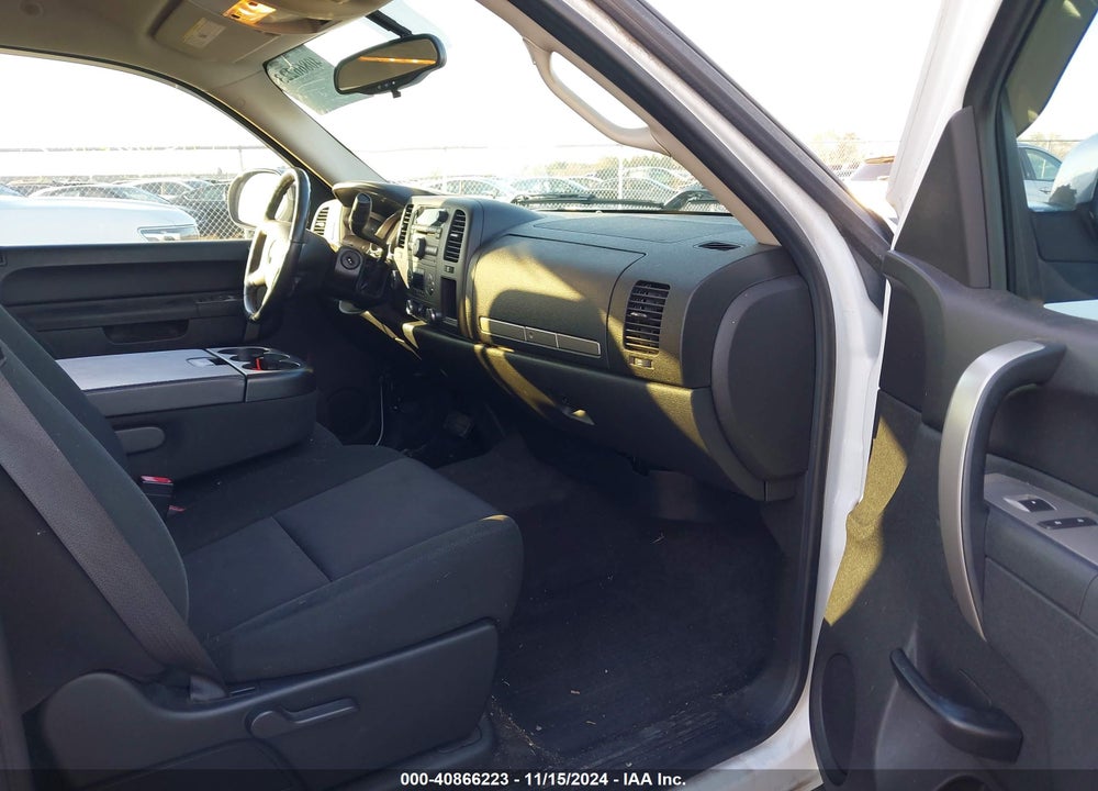 2010 CHEVROLET SILVERADO 1500 LT VIN: 3GCRKSE32AG244780