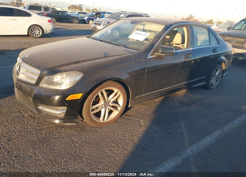 2013 MERCEDES-BENZ C 250 LUXURY/SPORT VIN: WDDGF4HB0DA773695