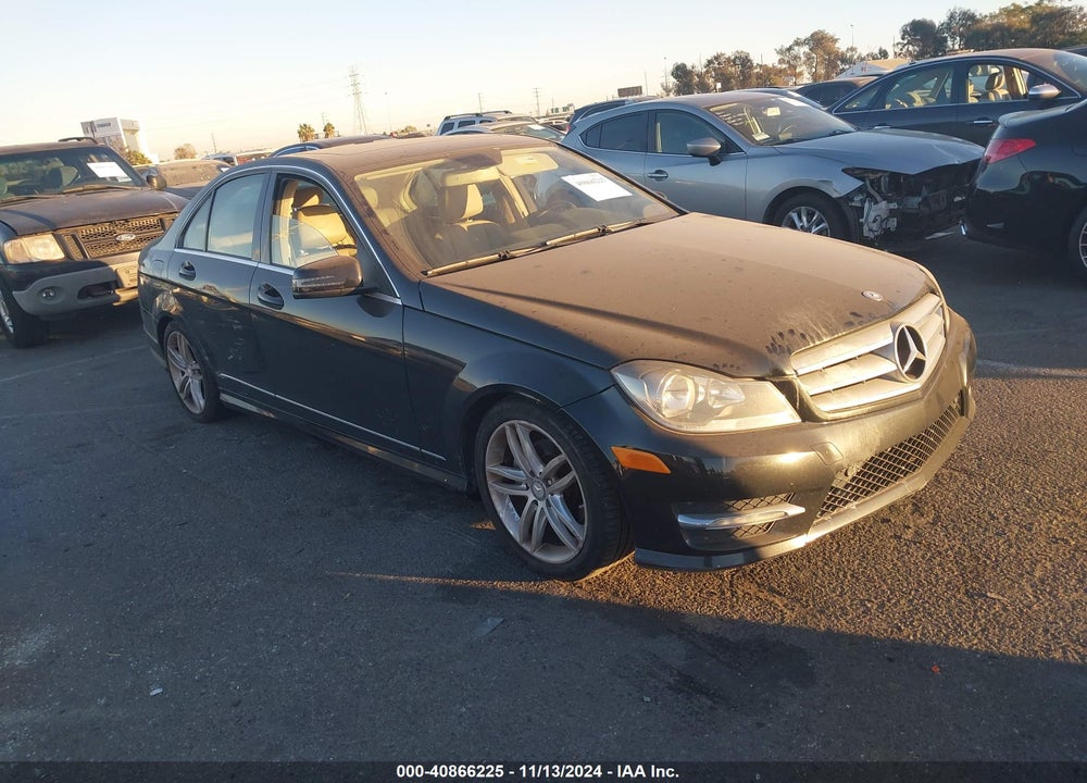 2013 MERCEDES-BENZ C 250 LUXURY/SPORT VIN: WDDGF4HB0DA773695