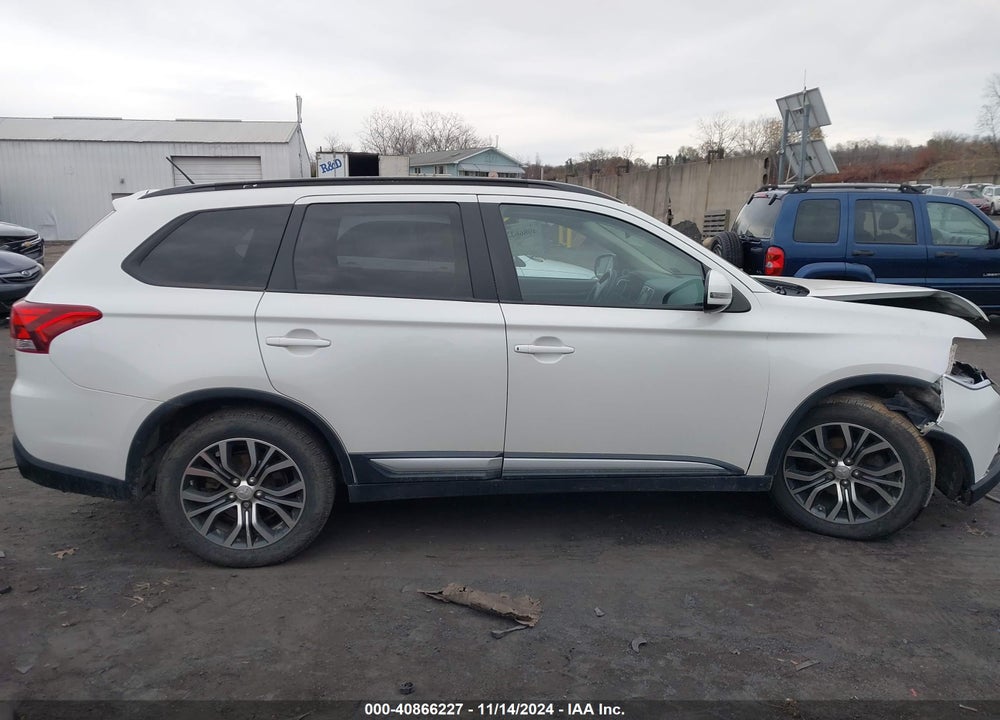 2016 MITSUBISHI OUTLANDER ES/SE/SEL VIN: JA4AZ3A3XGZ015593