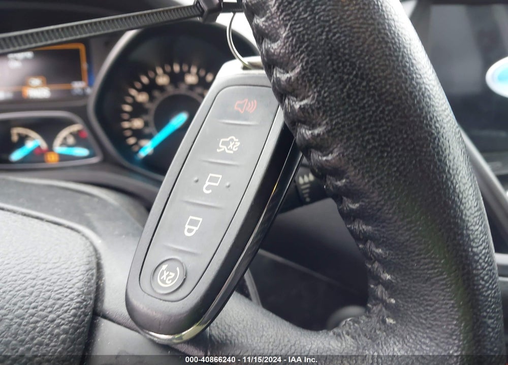 2017 FORD ESCAPE TITANIUM VIN: 1FMCU9J93HUA64083