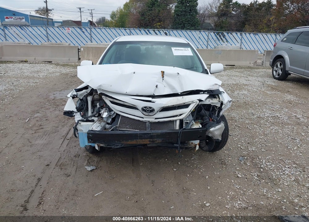 2011 TOYOTA COROLLA LE VIN: 2T1BU4EE6BC567945