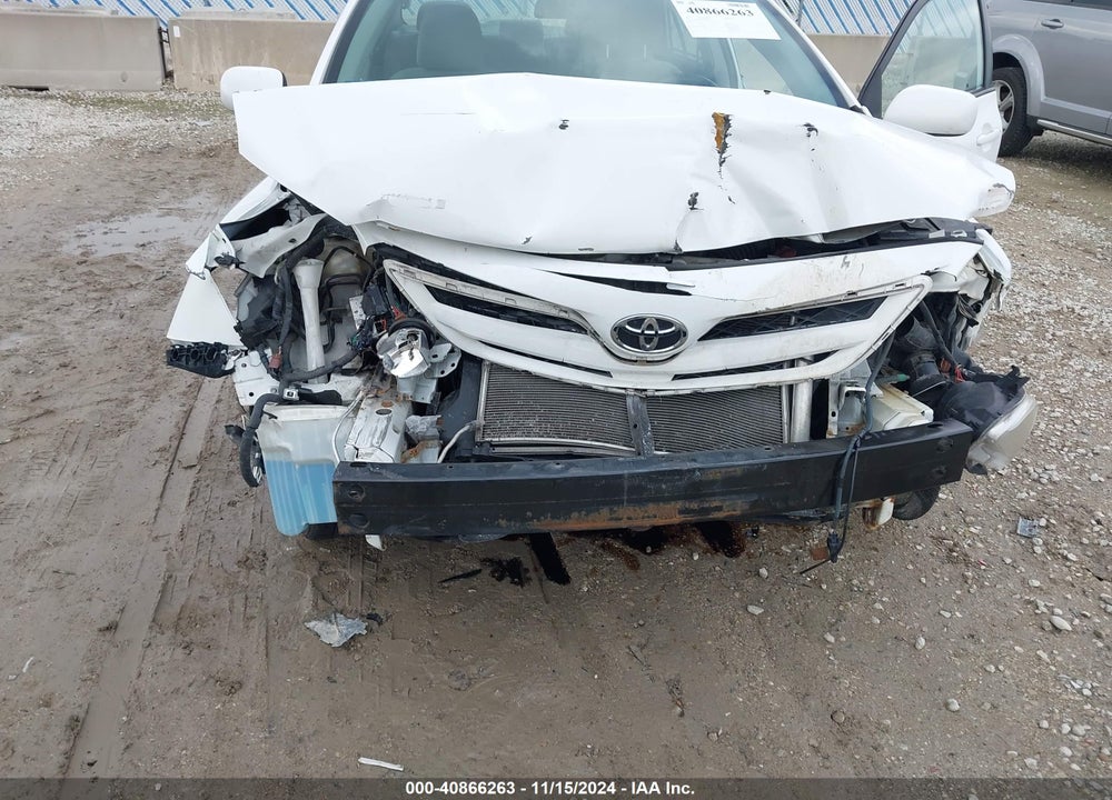 2011 TOYOTA COROLLA LE VIN: 2T1BU4EE6BC567945
