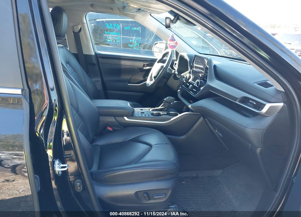 2023 TOYOTA HIGHLANDER XLE VIN: 5TDKDRAH3PS523378