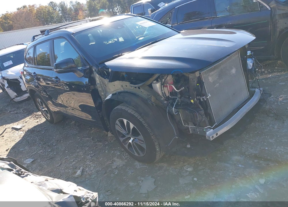 2023 TOYOTA HIGHLANDER XLE VIN: 5TDKDRAH3PS523378