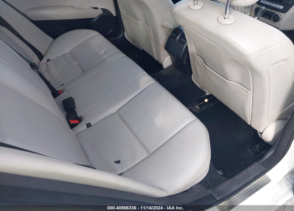 2013 MERCEDES-BENZ C VIN: WDDGF4HB7DR290710