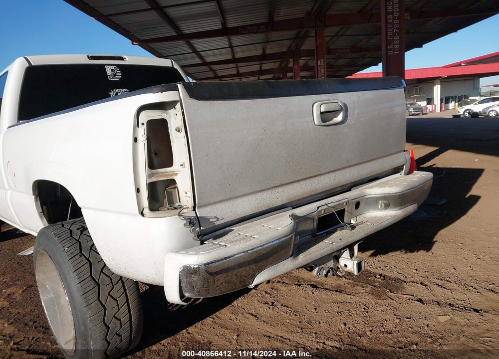 2005 CHEVROLET SILVERADO 2500HD LT VIN: 1GCHK23275F843476