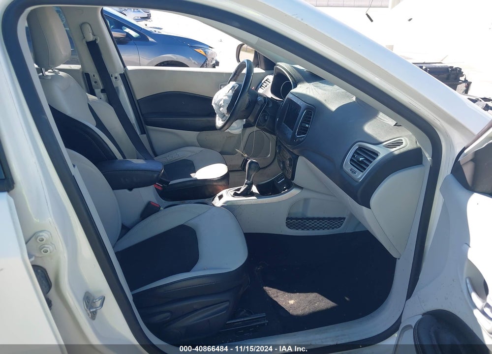 2019 JEEP COMPASS SUN AND WHEEL FWD VIN: 3C4NJCBB0KT730757