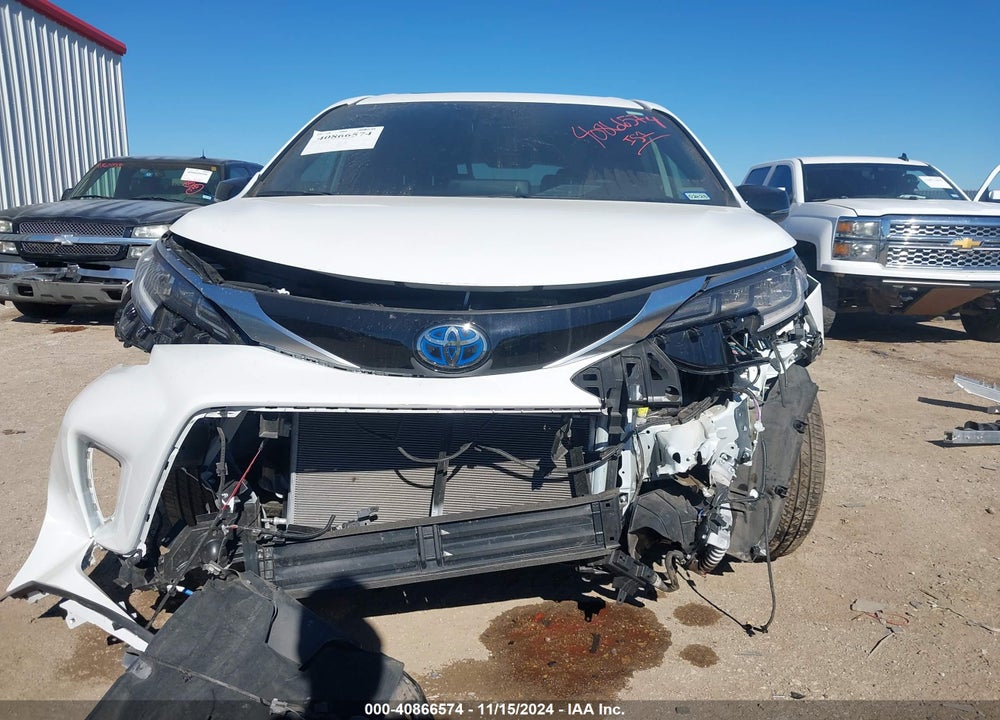 2024 TOYOTA SIENNA XSE VIN: 5TDCSKFC8RS124497
