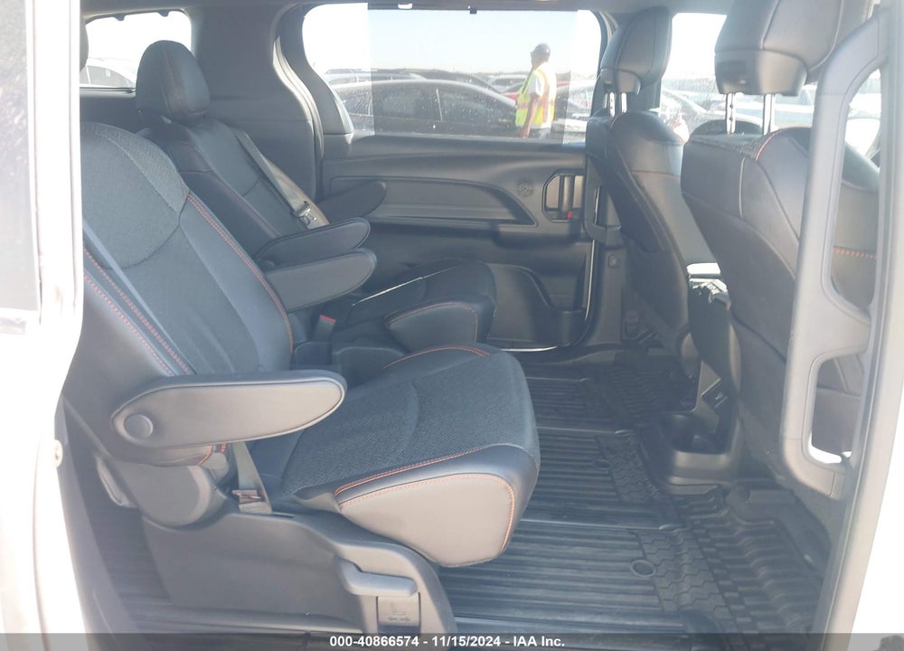 2024 TOYOTA SIENNA XSE VIN: 5TDCSKFC8RS124497