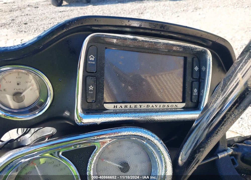 2017 HARLEY-DAVIDSON FLTRX ROAD GLIDE VIN: 1HD1KHC12HB637388