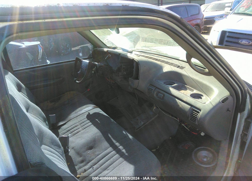 1996 CHEVROLET GMT-400 C1500 VIN: 1GCEC14R7TZ189855