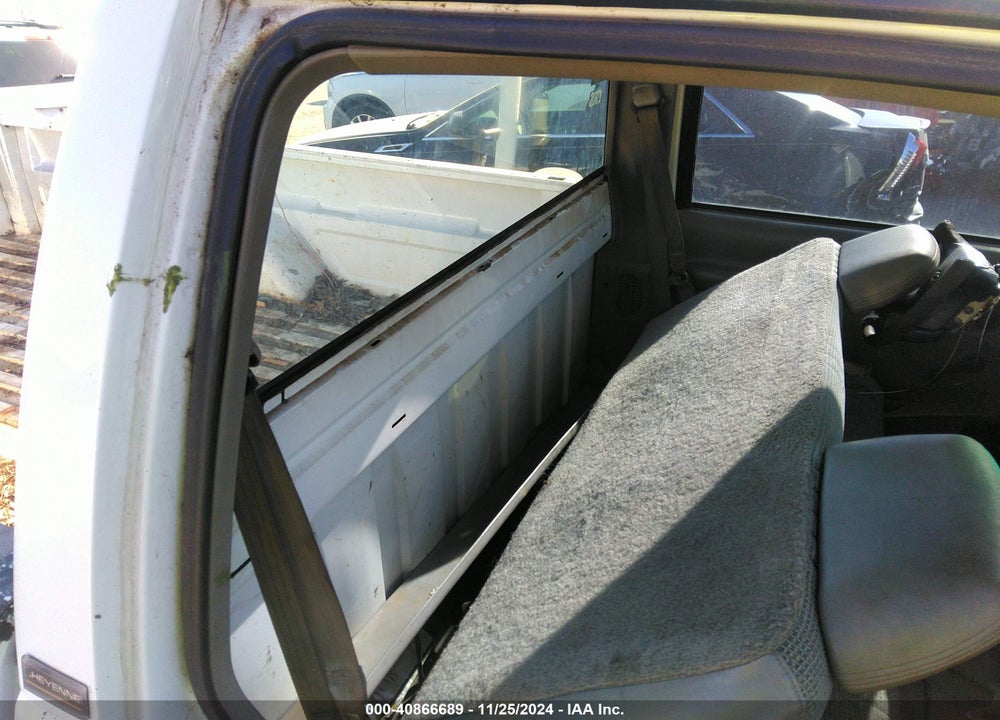 1996 CHEVROLET GMT-400 C1500 VIN: 1GCEC14R7TZ189855