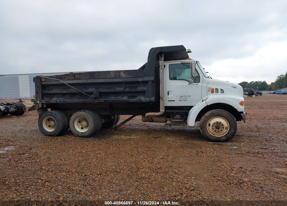 2000 STERLING TRUCK L7500 7500 VIN: 2FZNAJBBXYAF63019