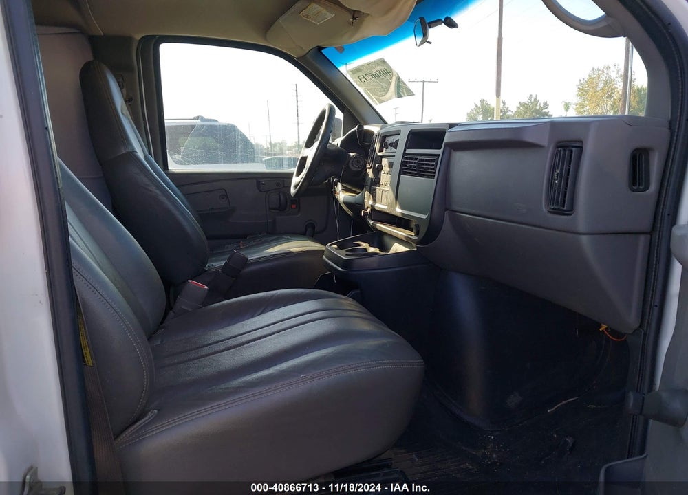2005 CHEVROLET EXPRESS VIN: 1GCGG25VX51266847
