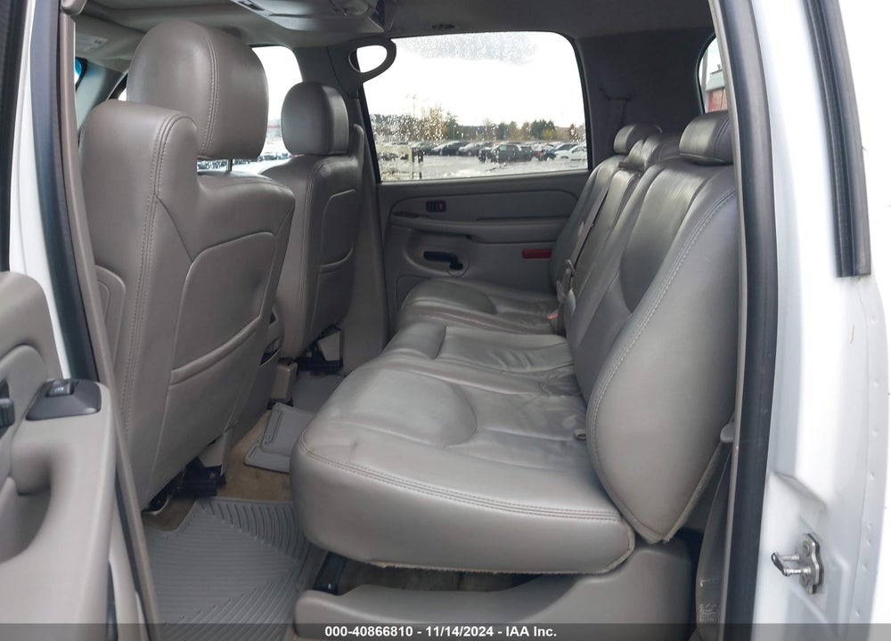 2004 CHEVROLET SUBURBAN 1500 LT VIN: 3GNFK16ZX4G273925