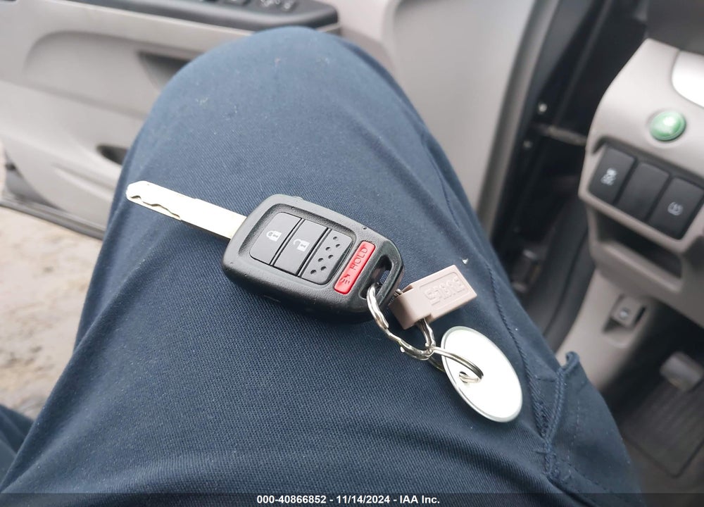 2014 HONDA CR-V LX VIN: 2HKRM3H39EH556684