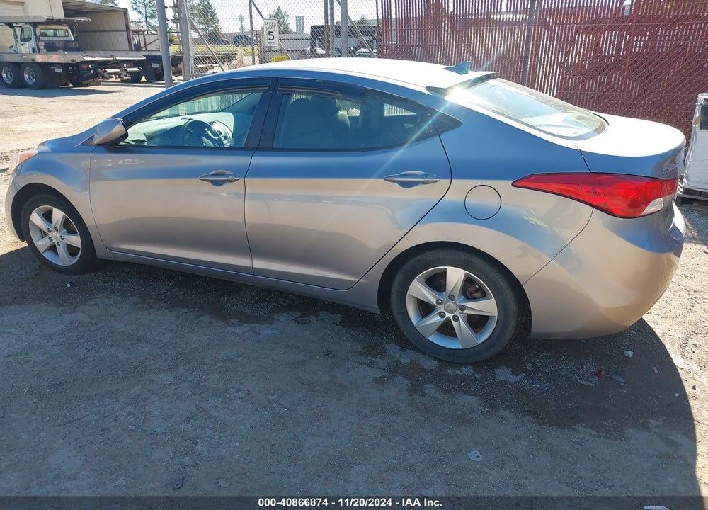 2013 HYUNDAI ELANTRA GLS VIN: KMHDH4AE5DU916582