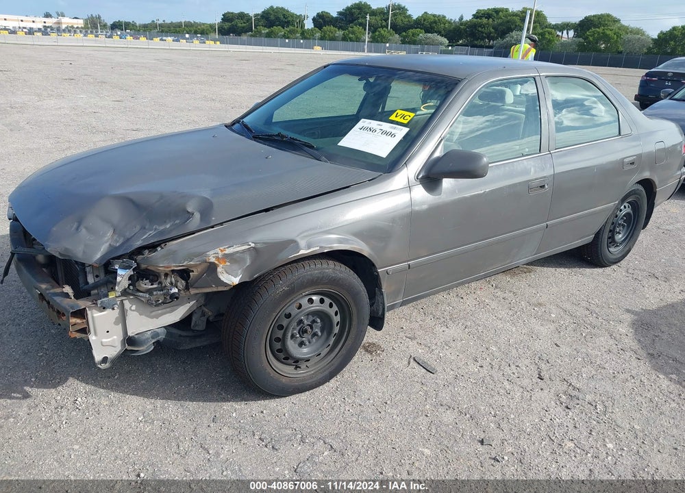 1999 TOYOTA CAMRY LE VIN: JT2BG28K6X0305592