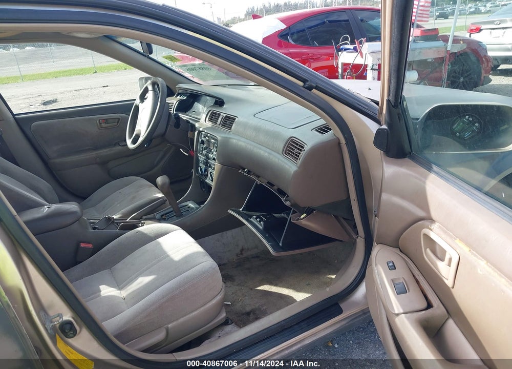 1999 TOYOTA CAMRY LE VIN: JT2BG28K6X0305592
