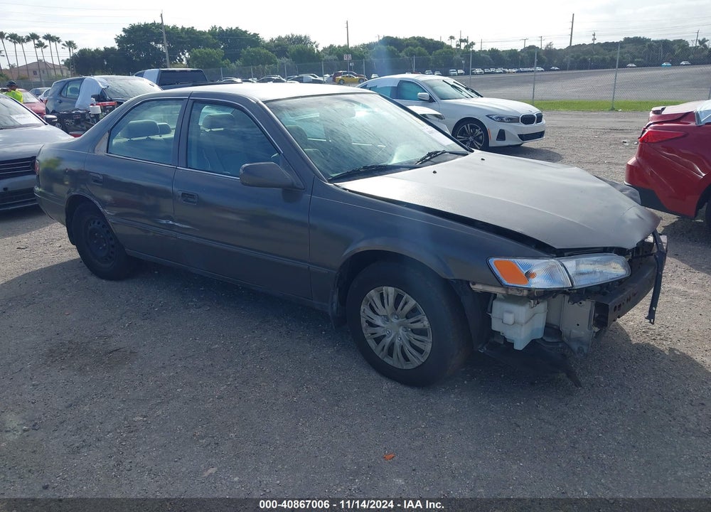 1999 TOYOTA CAMRY LE VIN: JT2BG28K6X0305592