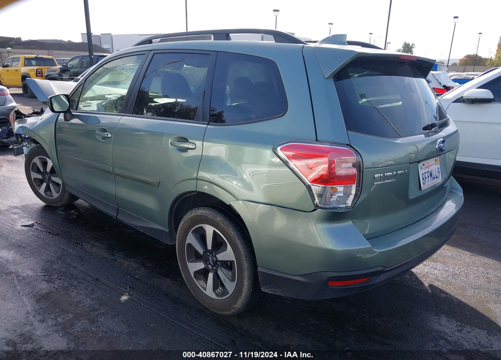 2018 SUBARU FORESTER 2.5I PREMIUM VIN: JF2SJAGC6JH582735