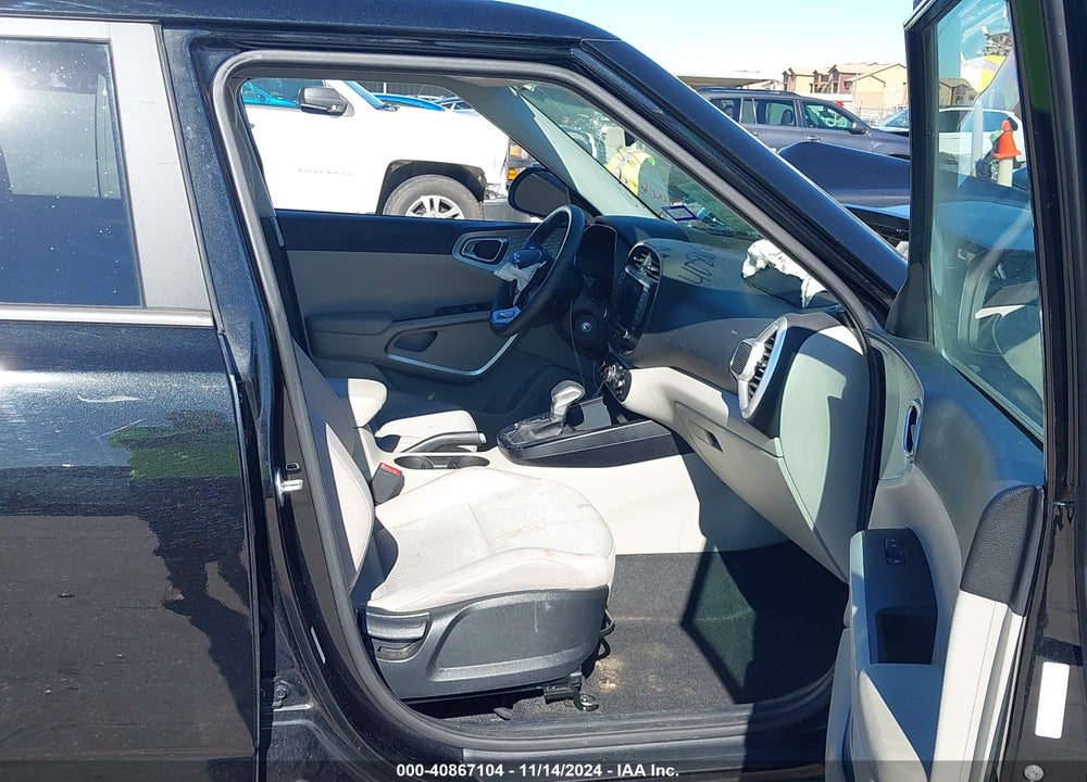 2023 KIA SOUL LX VIN: KNDJ23AU5P7839077