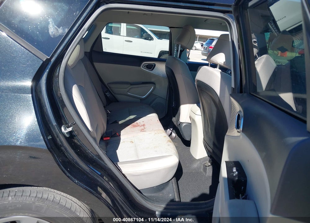 2023 KIA SOUL LX VIN: KNDJ23AU5P7839077