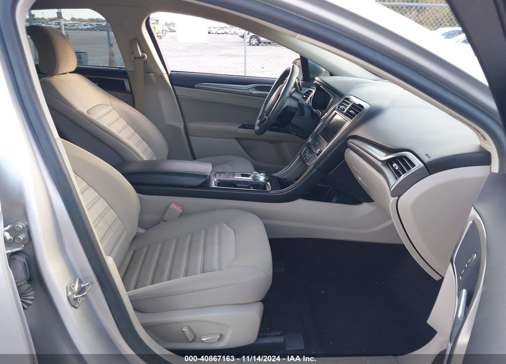 2019 FORD FUSION SE VIN: 3FA6P0HD9KR161937