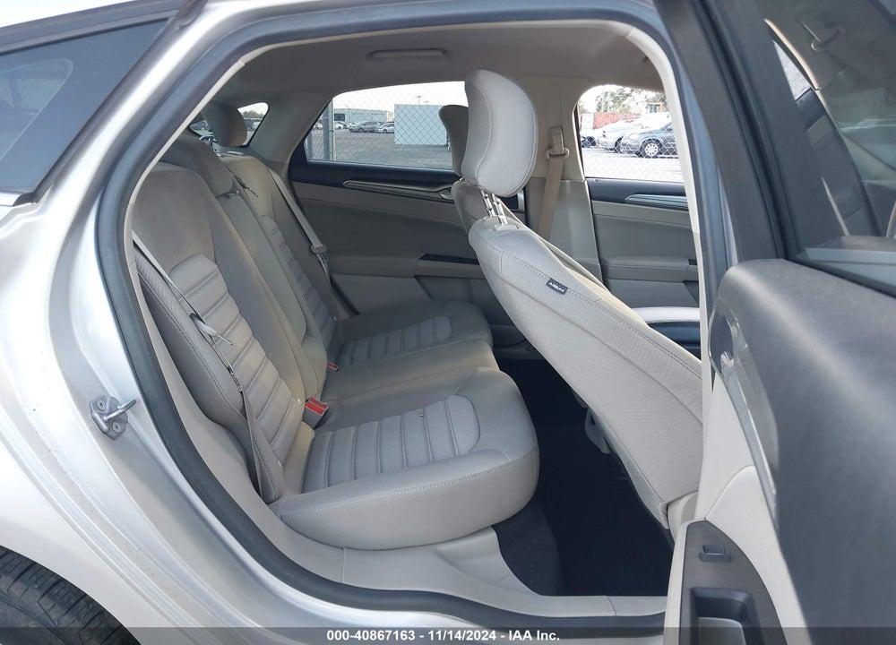 2019 FORD FUSION SE VIN: 3FA6P0HD9KR161937