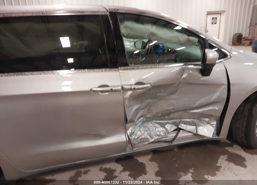 2017 CHRYSLER PACIFICA TOURING VIN: 2C4RC1DG7HR517177