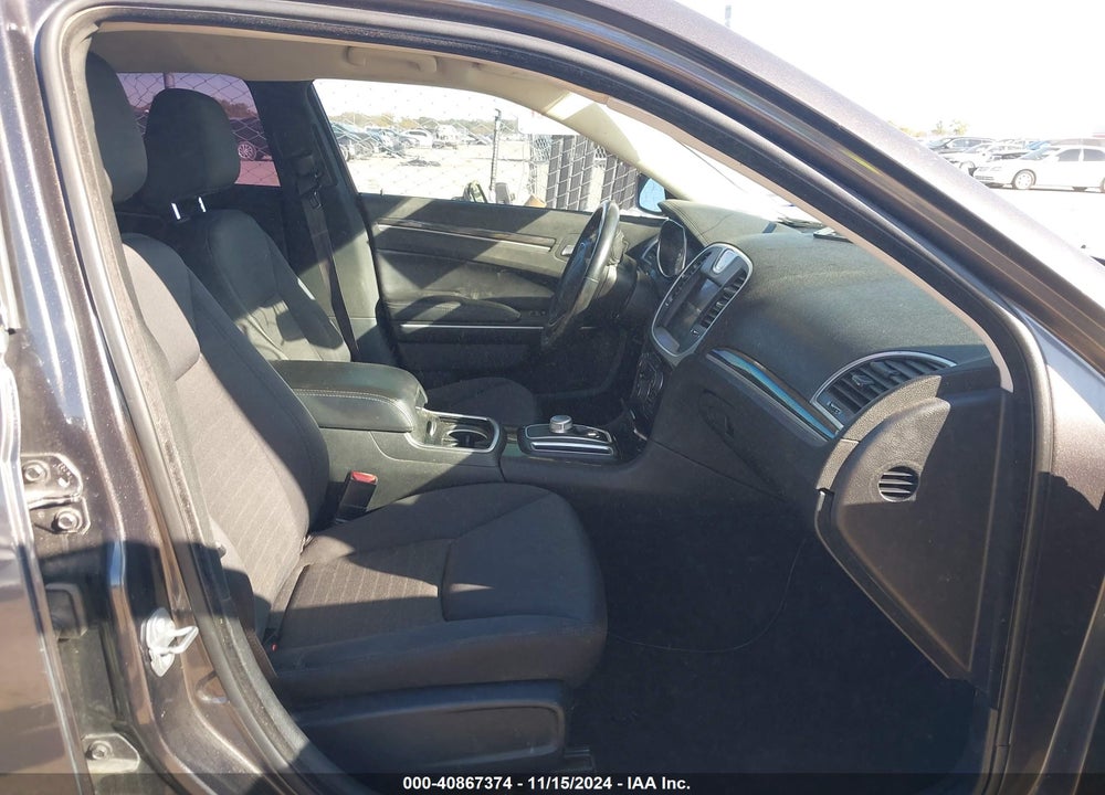 2019 CHRYSLER 300 TOURING VIN: 2C3CCAAG2KH609891