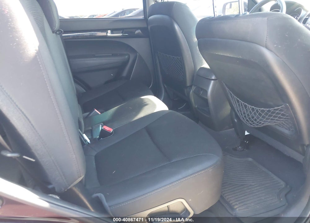 2014 KIA SORENTO LX VIN: 5XYKT3A66EG504509