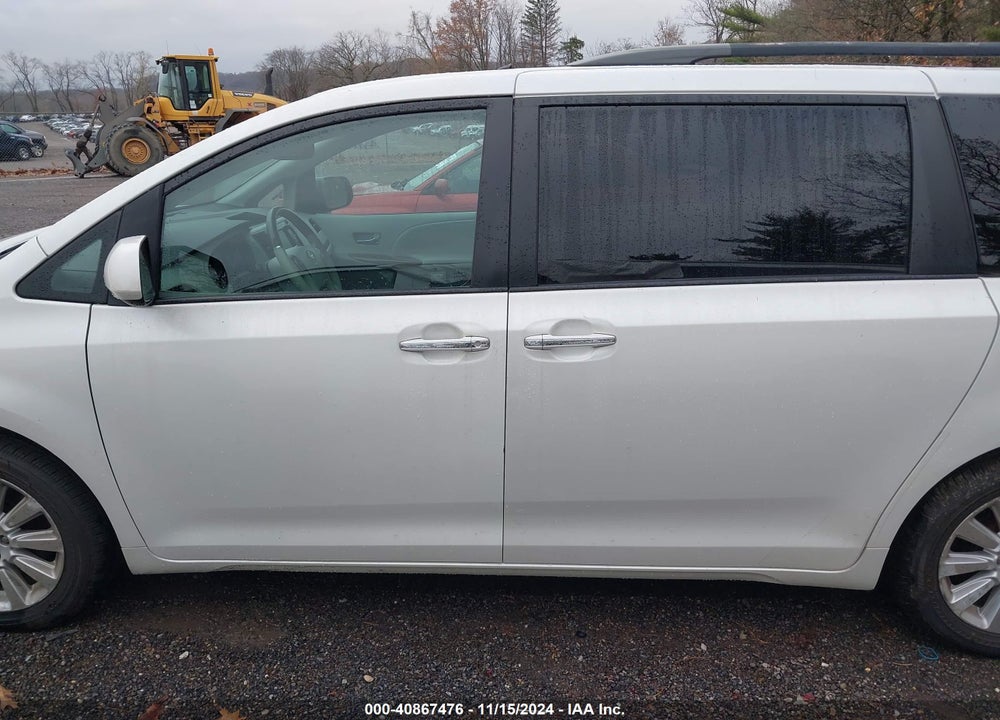2011 TOYOTA SIENNA XLE LIMITED VIN: 5TDDK3DC8BS014388