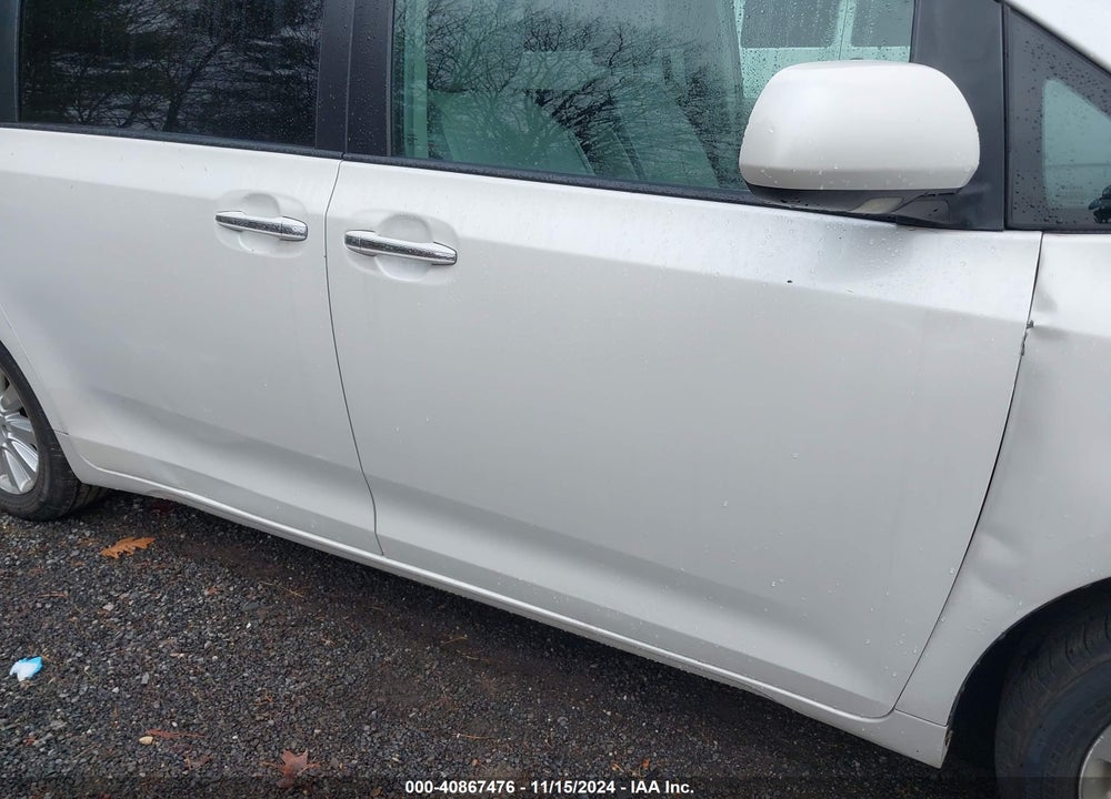 2011 TOYOTA SIENNA XLE LIMITED VIN: 5TDDK3DC8BS014388