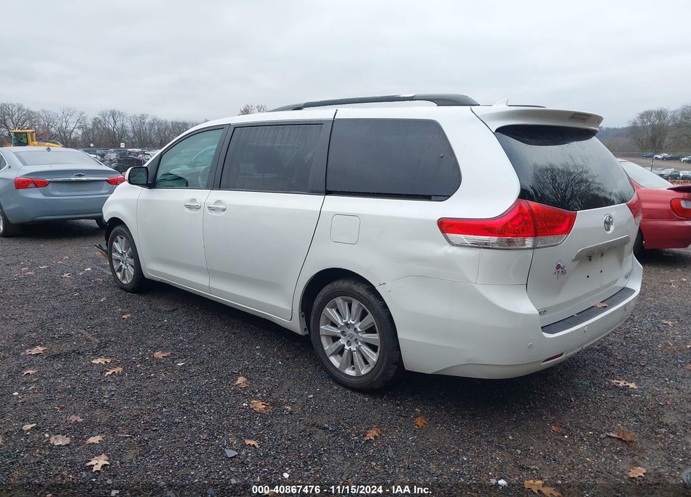 2011 TOYOTA SIENNA XLE LIMITED VIN: 5TDDK3DC8BS014388