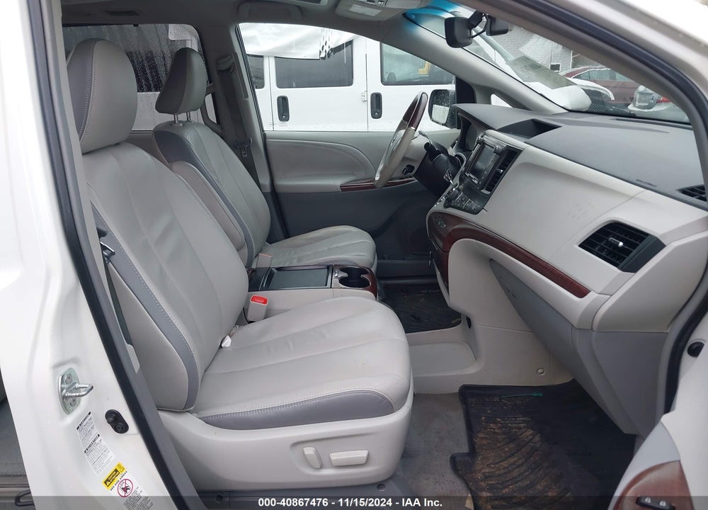 2011 TOYOTA SIENNA XLE LIMITED VIN: 5TDDK3DC8BS014388