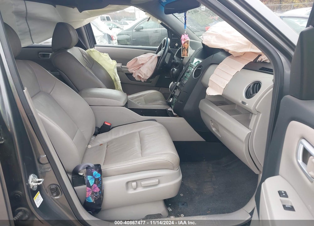 2011 HONDA PILOT EX-L VIN: 5FNYF4H76BB023779