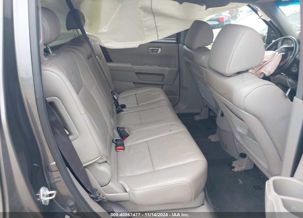2011 HONDA PILOT EX-L VIN: 5FNYF4H76BB023779