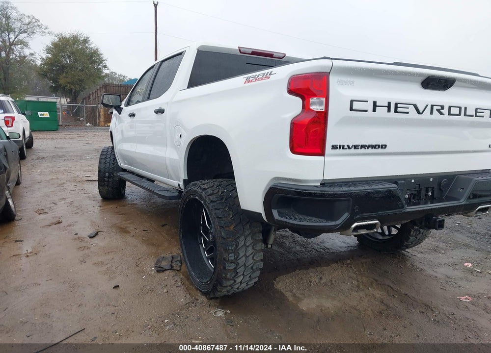 2022 CHEVROLET SILVERADO 1500 4WD SHORT BED LT TRAIL BOSS VIN: 3GCUDFED5NG643399