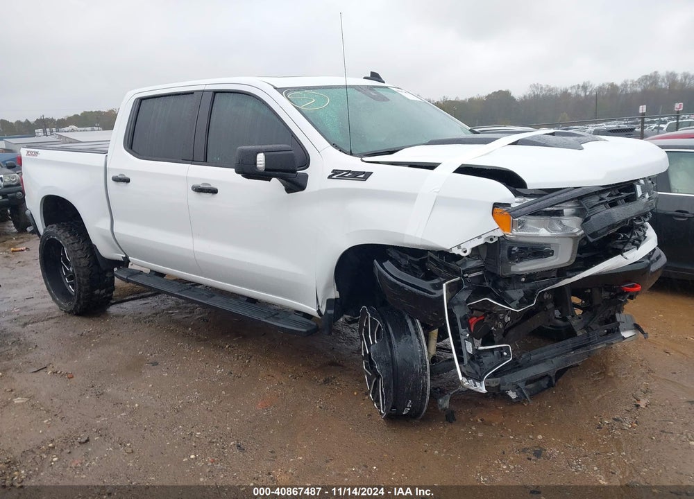 2022 CHEVROLET SILVERADO 1500 4WD SHORT BED LT TRAIL BOSS VIN: 3GCUDFED5NG643399