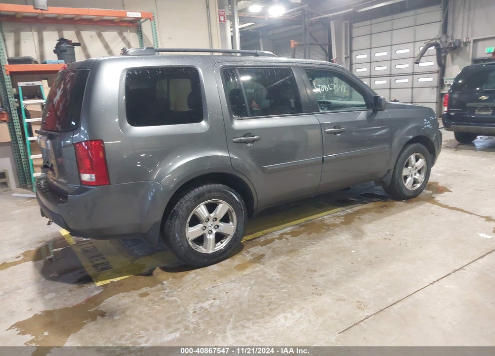 2011 HONDA PILOT EX-L VIN: 5FNYF4H69BB081179