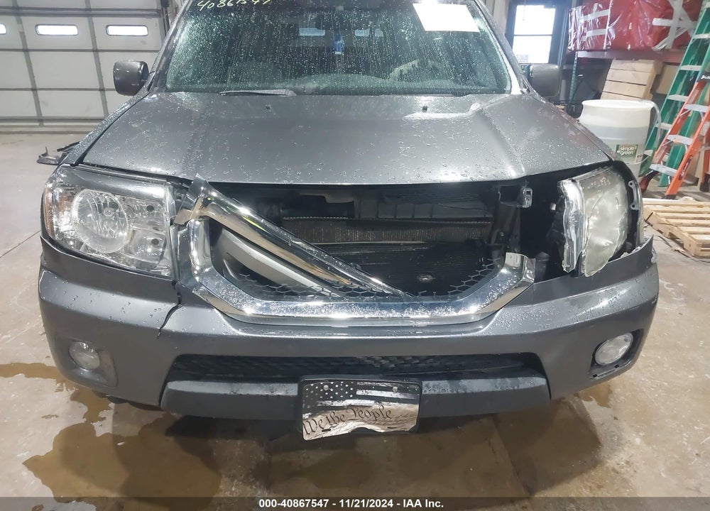 2011 HONDA PILOT EX-L VIN: 5FNYF4H69BB081179
