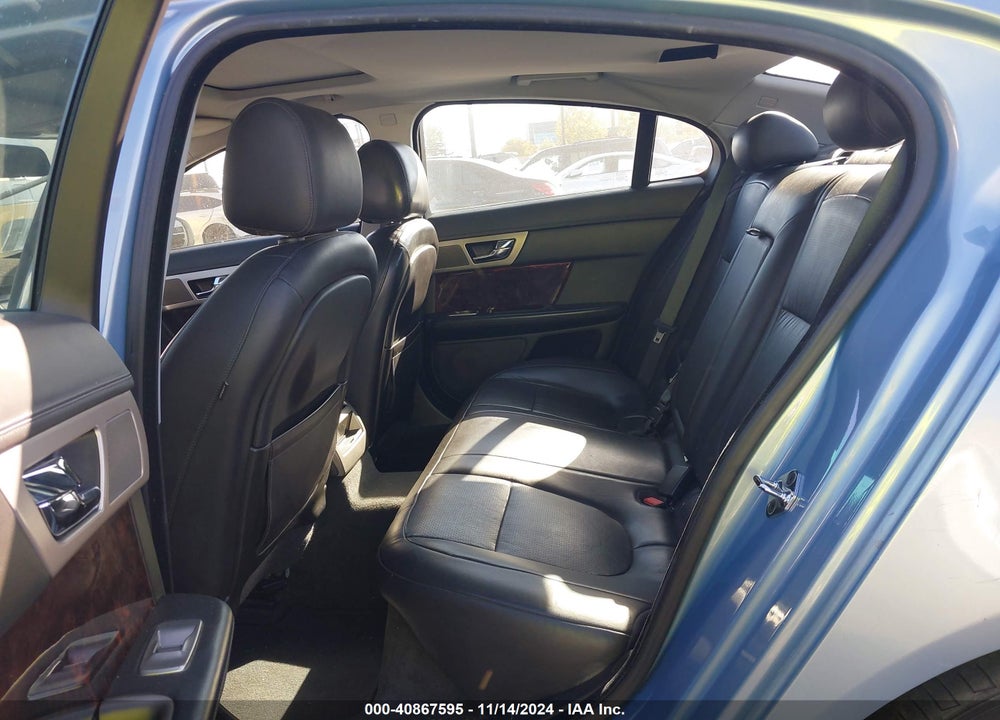 2009 JAGUAR XF PREMIUM LUXURY VIN: SAJWA06B49HR10458