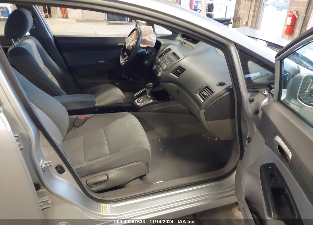 2011 HONDA CIVIC VIN: 19XFA1F58BE047027