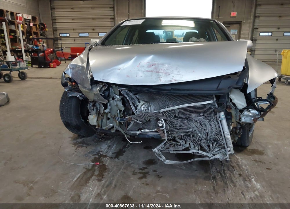 2011 HONDA CIVIC VIN: 19XFA1F58BE047027