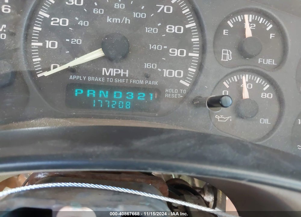 2001 CHEVROLET SUBURBAN 2500 VIN: 3GNGK26U41G225007