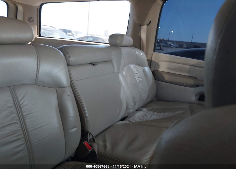 2001 CHEVROLET SUBURBAN 2500 VIN: 3GNGK26U41G225007