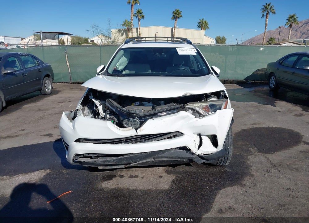 2018 TOYOTA RAV4 ADVENTURE/XLE VIN: JTMWFREV5JJ151526