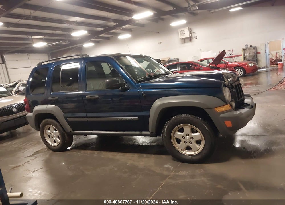 2005 JEEP LIBERTY SPORT VIN: 1J4GL48K35W602389